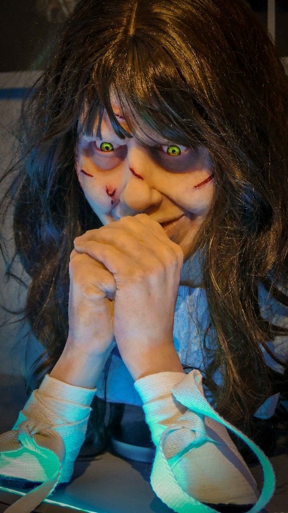 the exorcist Regan lifesize bust uniek, Verzamelen, Ophalen of Verzenden, Nieuw, Film, Beeldje, Replica of Model