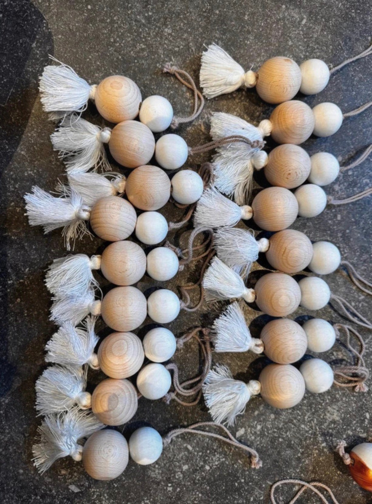 Kerstversiering houten bollen en tassels, Enlèvement ou Envoi, Comme neuf