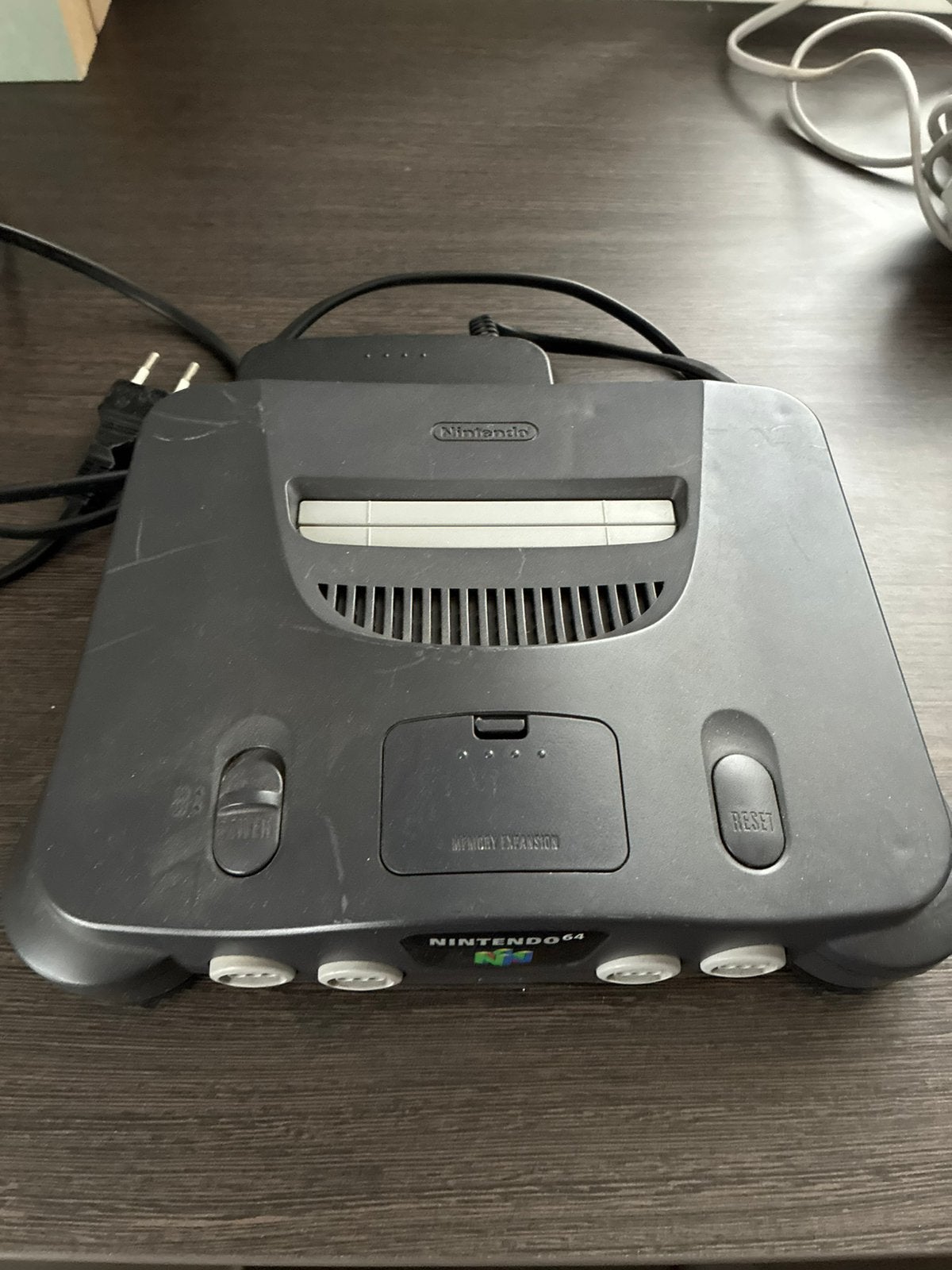 N64 met 3 controllers, Consoles de jeu & Jeux vidéo, Consoles de jeu | Nintendo 64, Enlèvement, Comme neuf