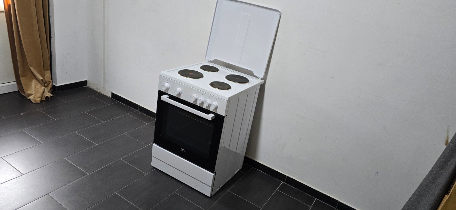 cuisinière beko électrique Beko FSS 66000 GW Cuisinière élec, Electroménager, Enlèvement ou Envoi, Électrique, 4 zones de cuisson