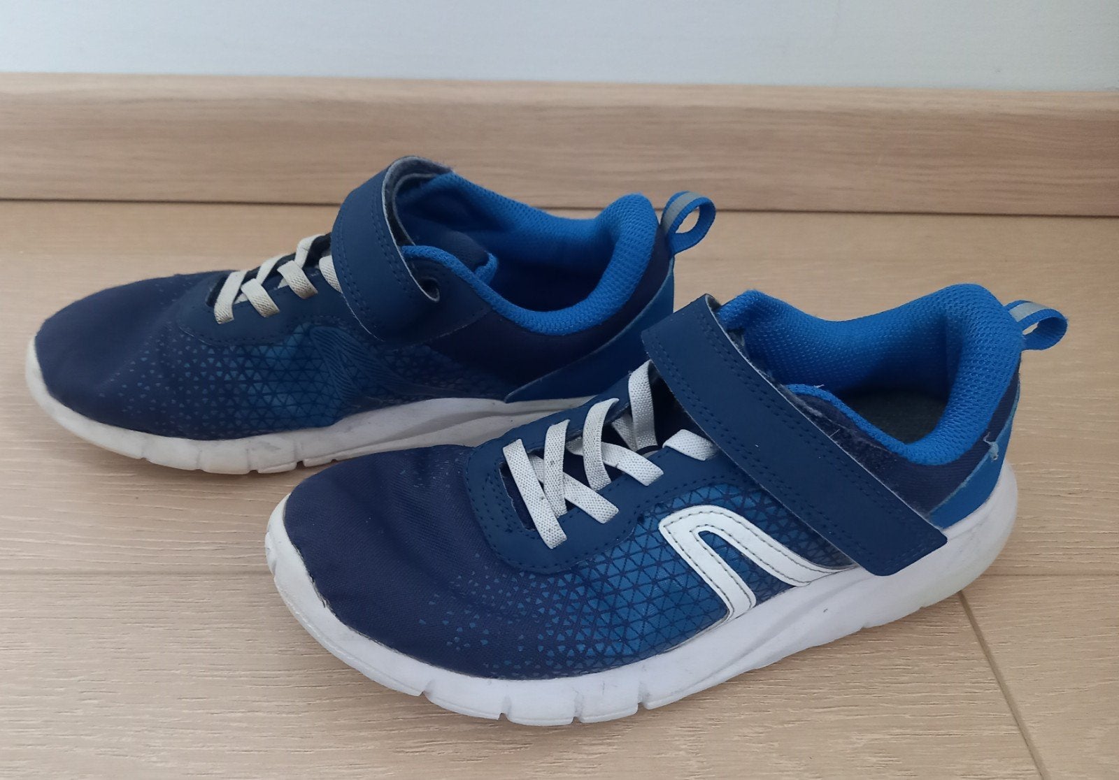 Blauwe sneakers van Decathlon Sport maat 35, Kinderen en Baby's, Babykleding | Schoentjes en Sokjes, Ophalen of Verzenden
