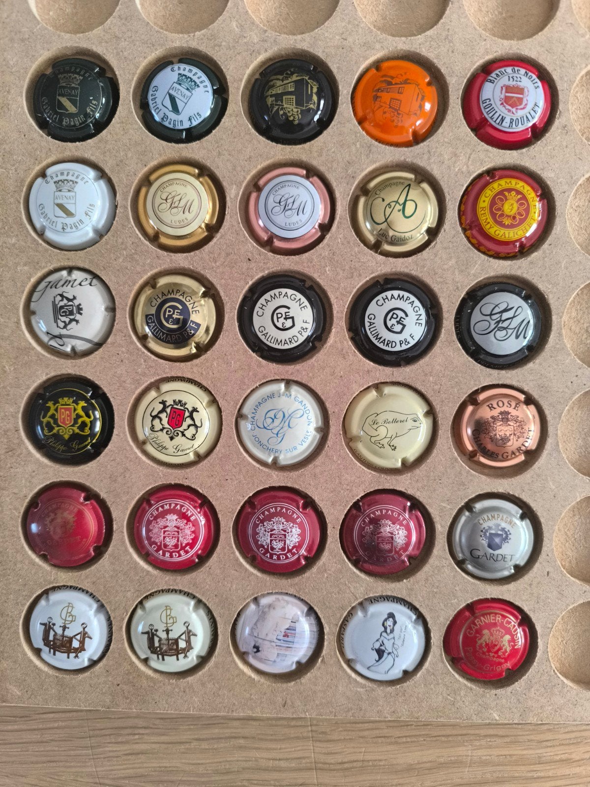 30 capsules de champagne différentes avec la lettre G, Collections, Collections Autre, Enlèvement ou Envoi