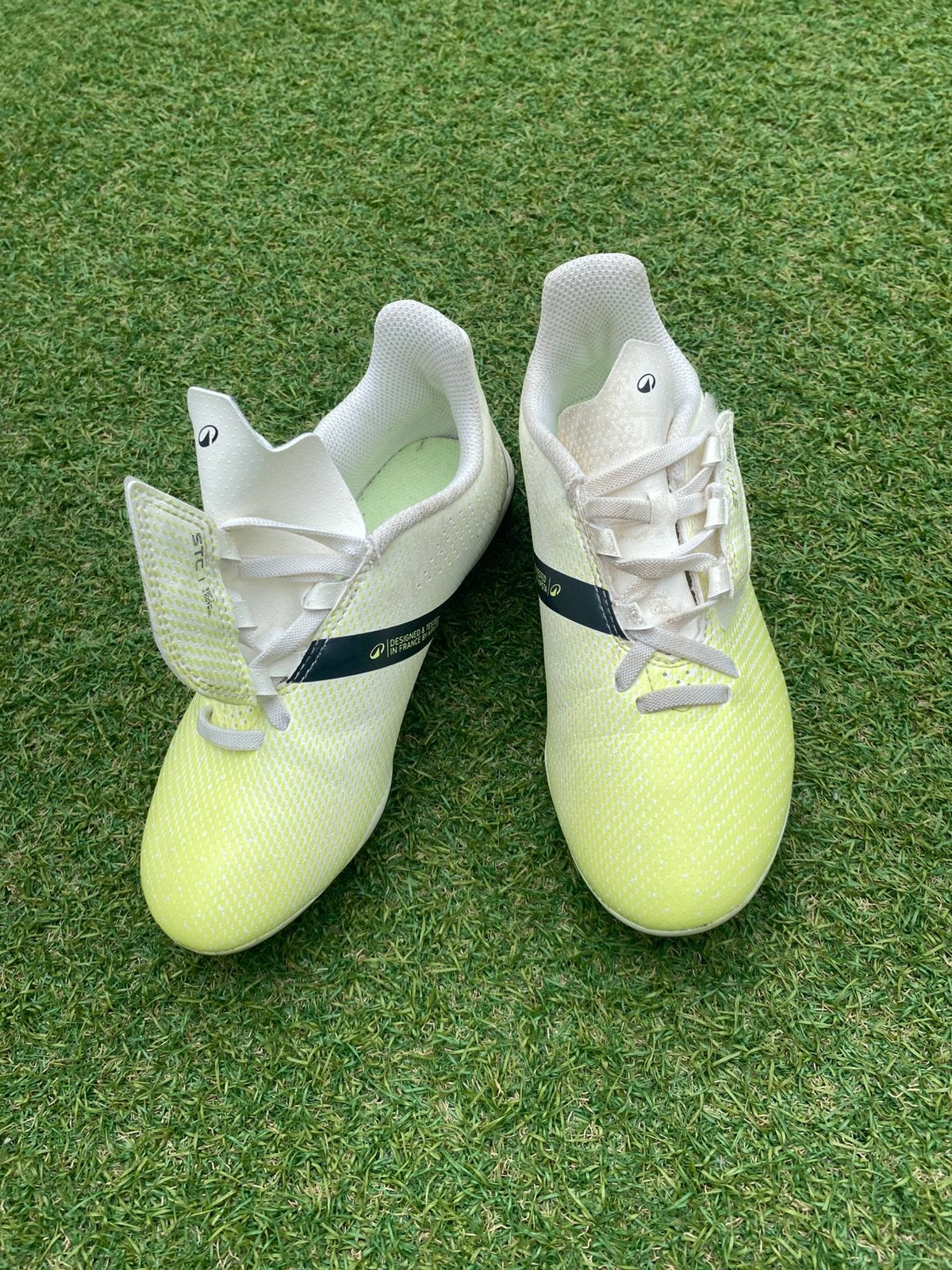 Voetbalschoenen Kipsta maat 32, Kinderen en Baby's, Babykleding | Schoentjes en Sokjes, Ophalen, Zo goed als nieuw