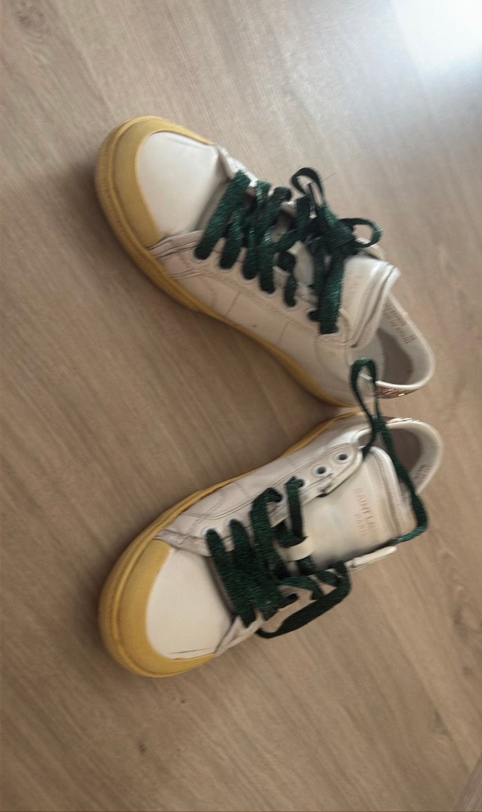 Klassieke sneakers van Saint Laurent Court SL37 DiamondPatch, Ophalen of Verzenden, Zo goed als nieuw, Beige