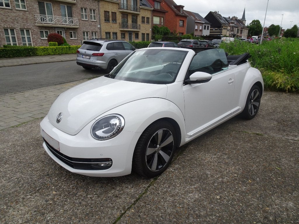 Volkswagen New Beetle, 140 g/km, Cabriolet, Entretenue par le concessionnaire, 2 portes