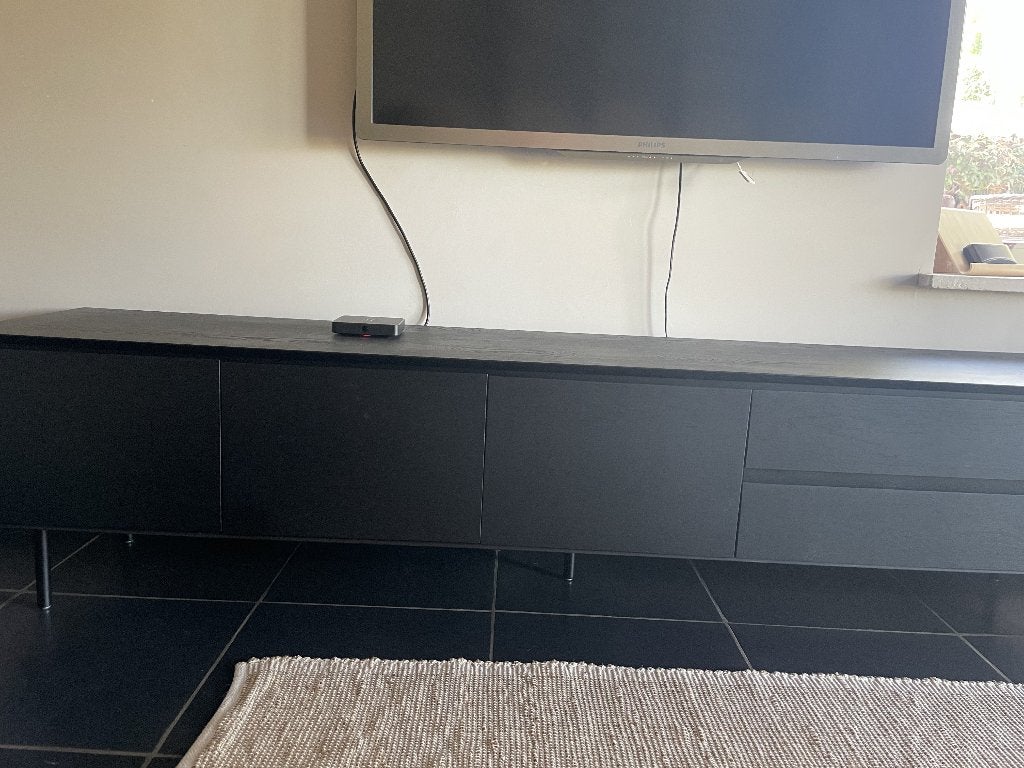 Très joli meuble TV "Juntoo "a poser ou suspendre +pouf SITS, Enlèvement