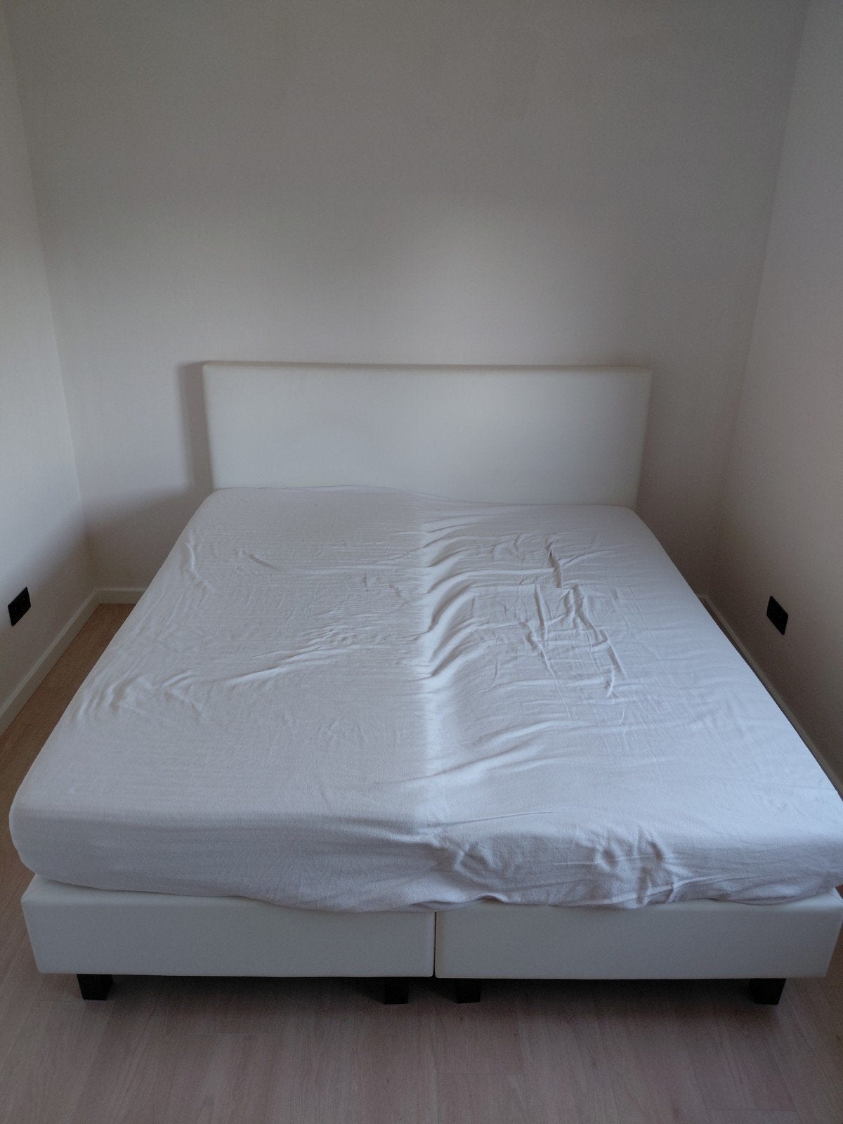 Boxspring 180x200, Huis en Inrichting, Ophalen, Wit, Tweepersoons, Zo goed als nieuw