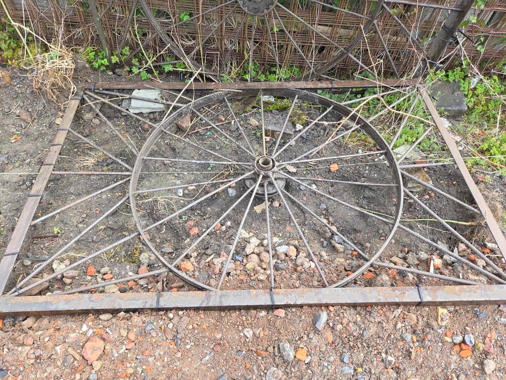 Portail 2 vantaux en fer avec roue de Charette/carosse, 200 cm ou plus, Portail battant, Enlèvement, 100 à 150 cm