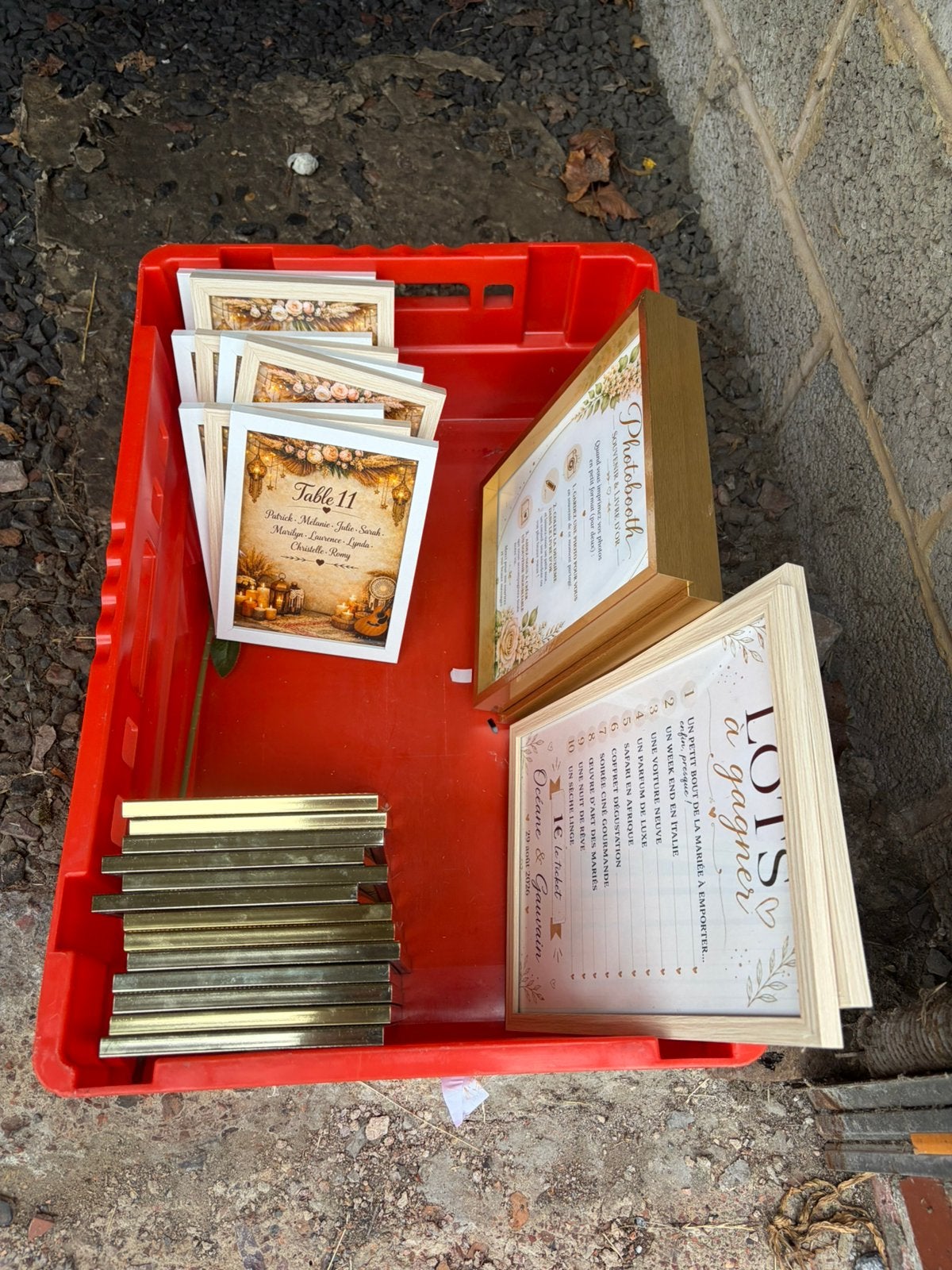 24 petits cadre 1 euros pièces et 4 grand 2 euros pièce, Hobby en Vrije tijd, Spaarzegeltjes, Ophalen