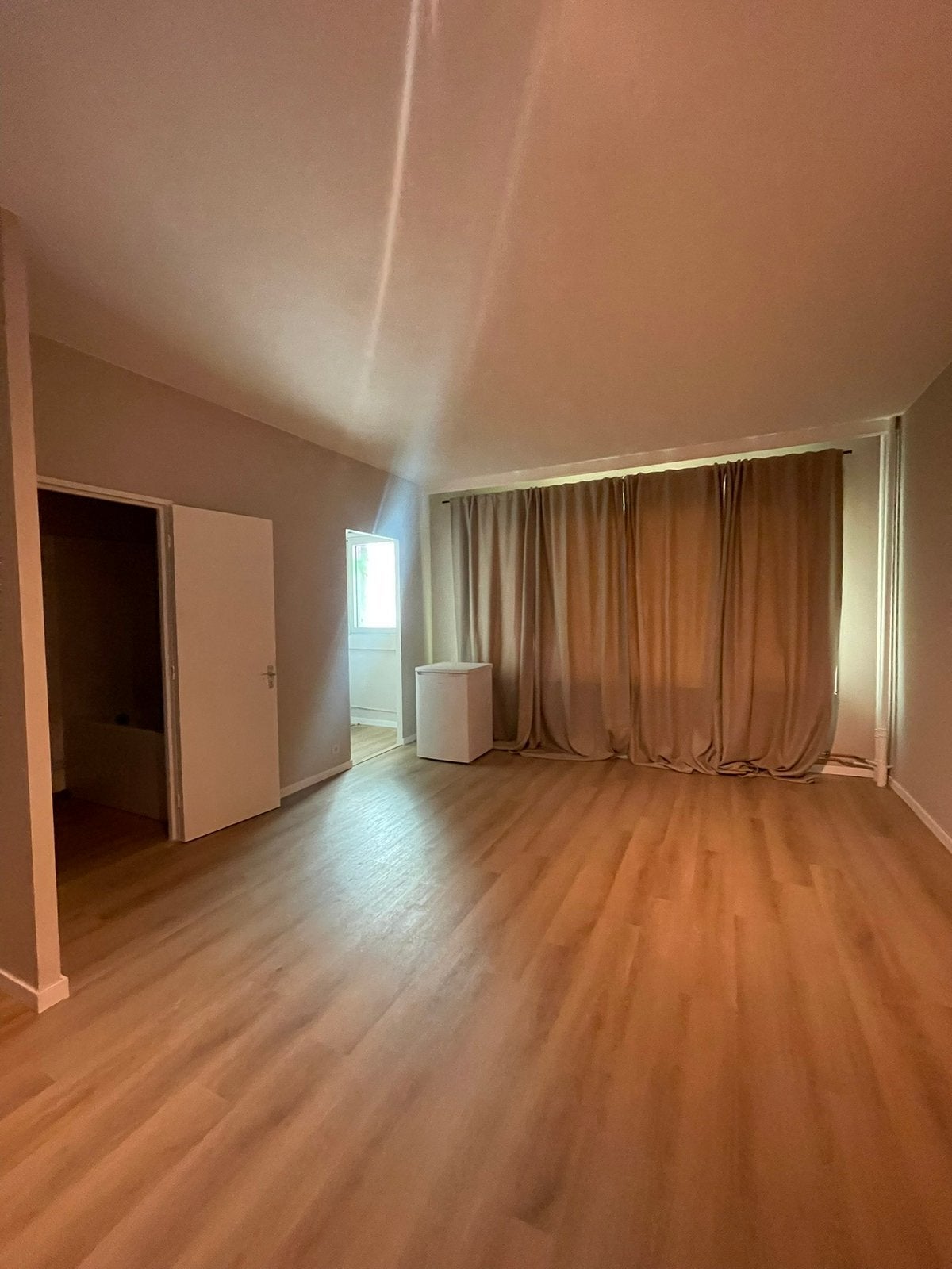 Studio Antwerpen - Helenalei te huur