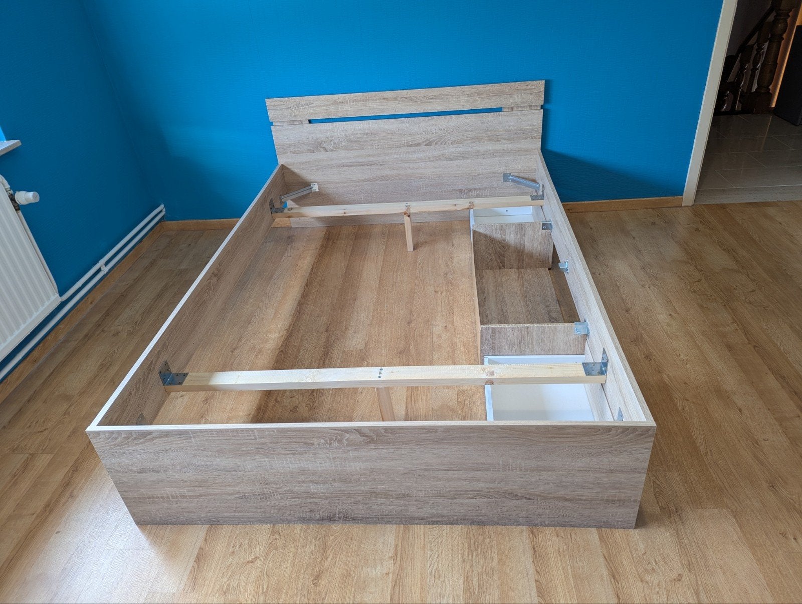 Tiener bed met twee nachtkastjes, Huis en Inrichting, Ophalen