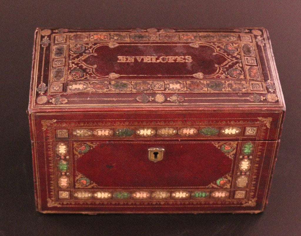 Belle boîte à papeterie ancienne, Enlèvement ou Envoi