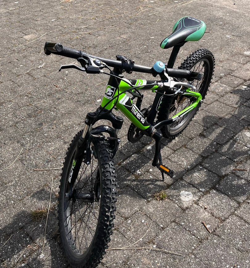 Kinderfiets Minerva, Ophalen, Zo goed als nieuw, Velgrem, 16 tot 20 inch