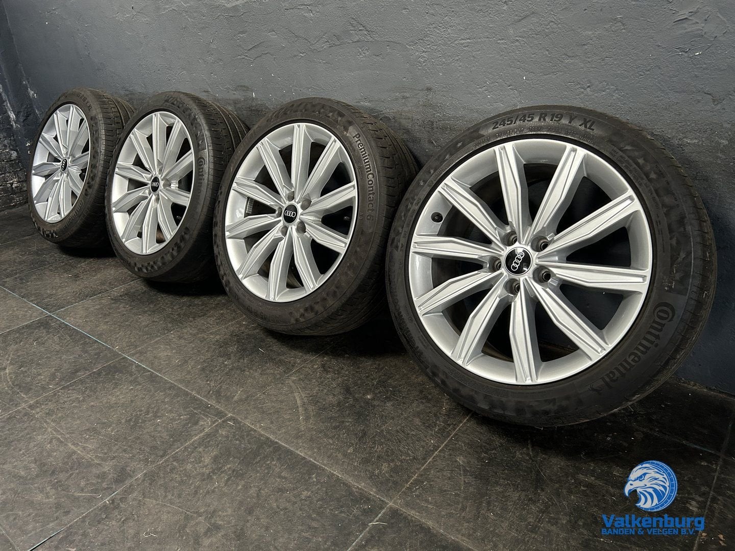 Originele Audi Q3 83A 19 inch velgen 5x112 zomerbanden 245/4, Auto-onderdelen, 19 inch, -, -, Banden en Velgen