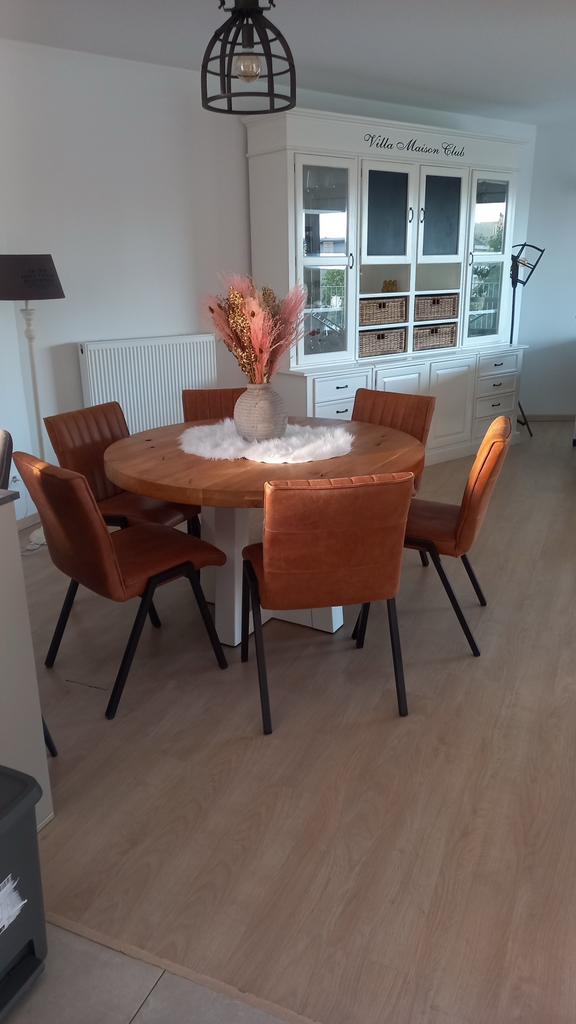 Ronde eettafel met zes stoelen 130x76, Huis en Inrichting, Tafels | Eettafels, Ophalen of Verzenden, Zo goed als nieuw