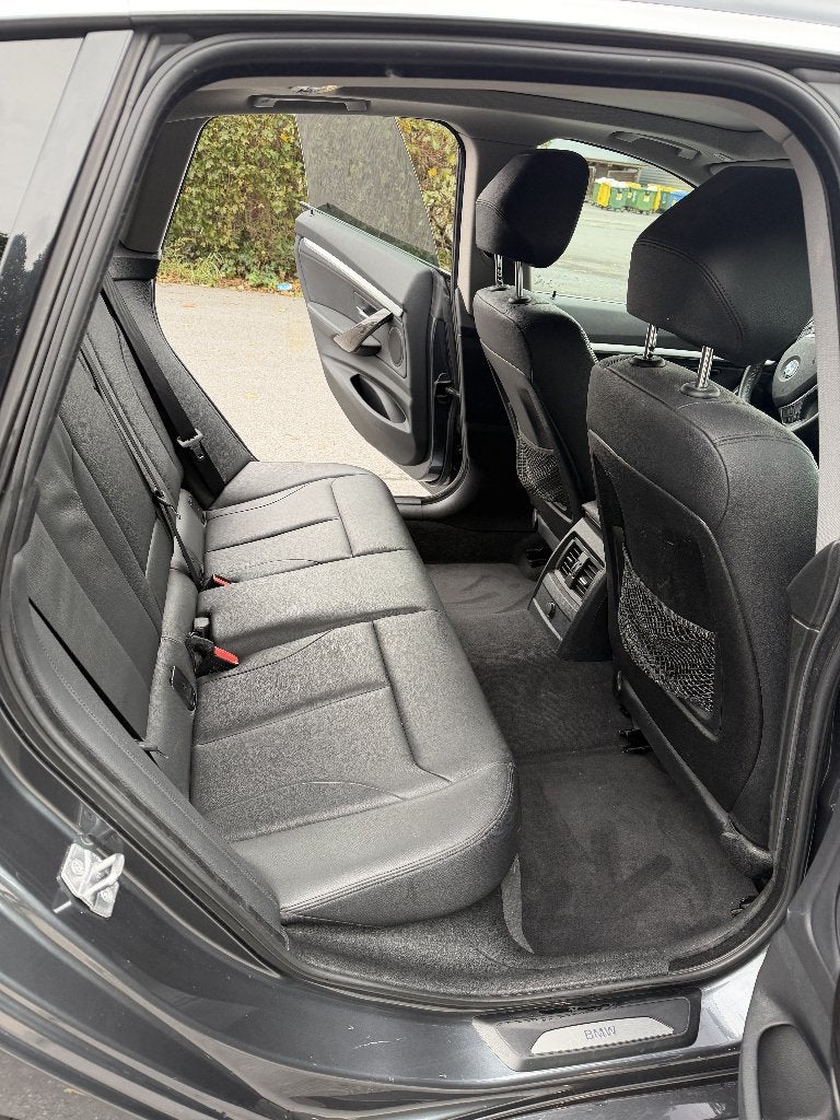 Gamme automatique de luxe de la BMW 318d Gran Turismo (GT), Autos, Cuir, Achat, 129 g/km, Noir