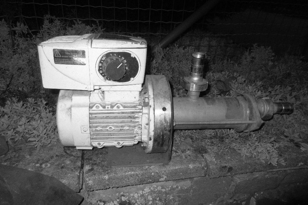 pompe triphasé, Enlèvement, Utilisé, Moteur électrique, 1400 à 1800 tpm