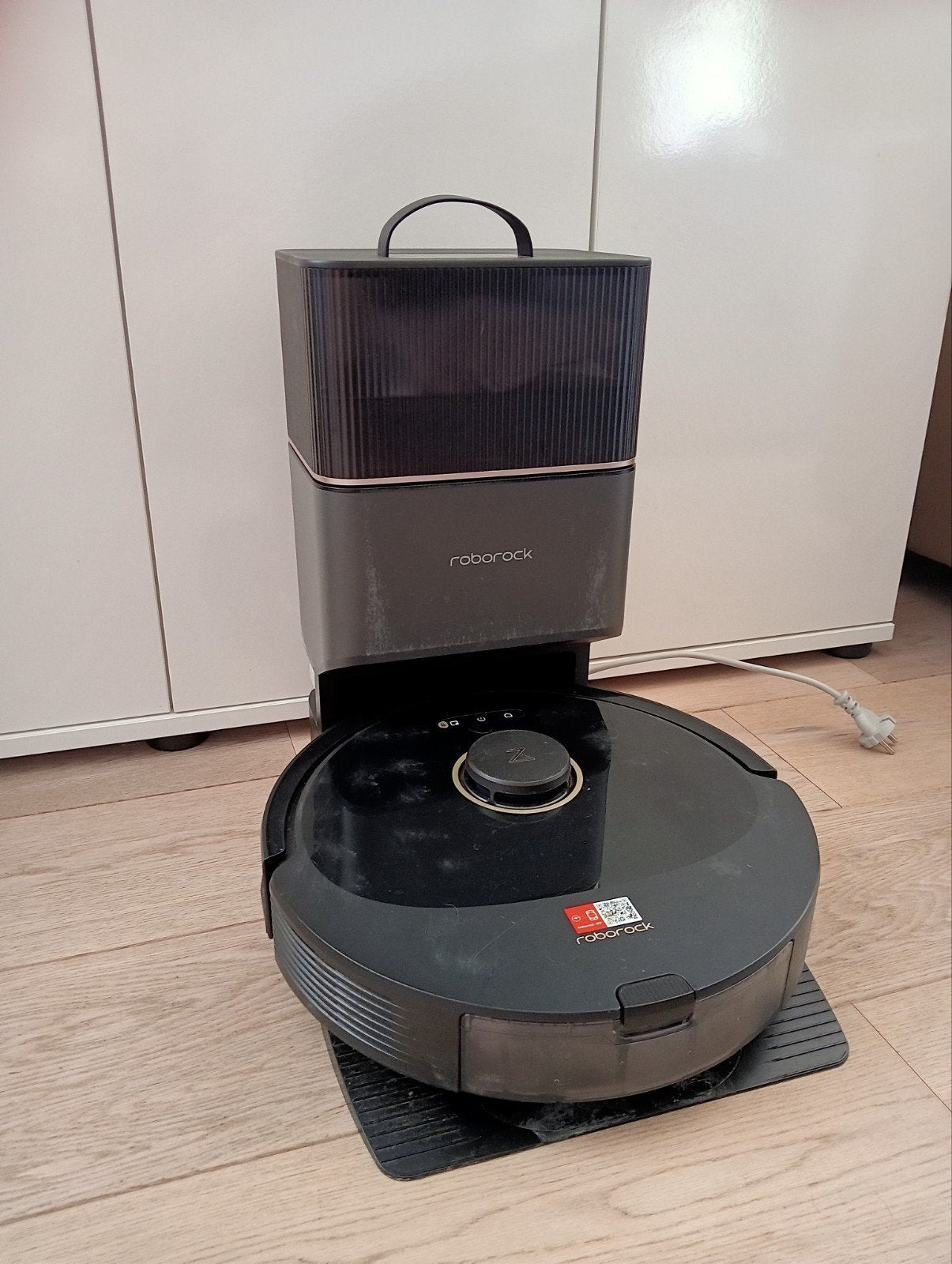 Robotstofzuiger roborock q8 max+ en reserve onderdelen, Elektronische apparatuur, Stofzuigers, Ophalen, Robotstofzuiger