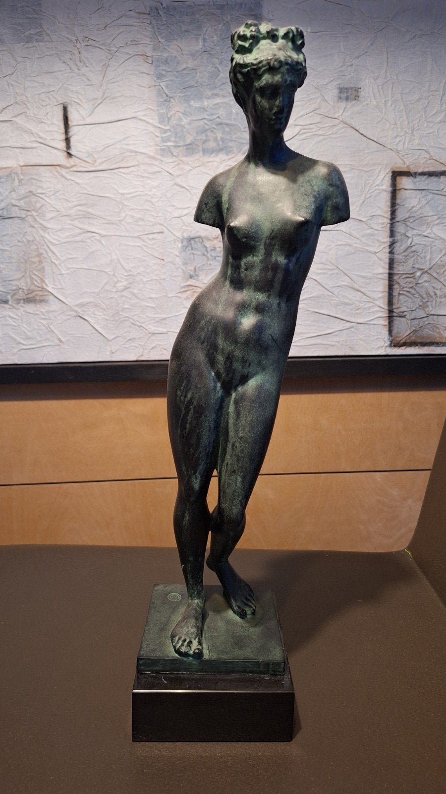 Officiële museumreplica Aphrodite Louvre - 46cm hoog, Kunststof, Ophalen of Verzenden, Beeld, Meerkleurig