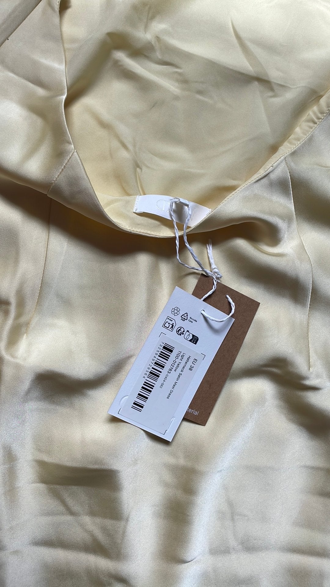 Satijnen jurk (licht geel), Kleding | Dames, Maat 38/40 (M), Geel, Nieuw, Ophalen of Verzenden