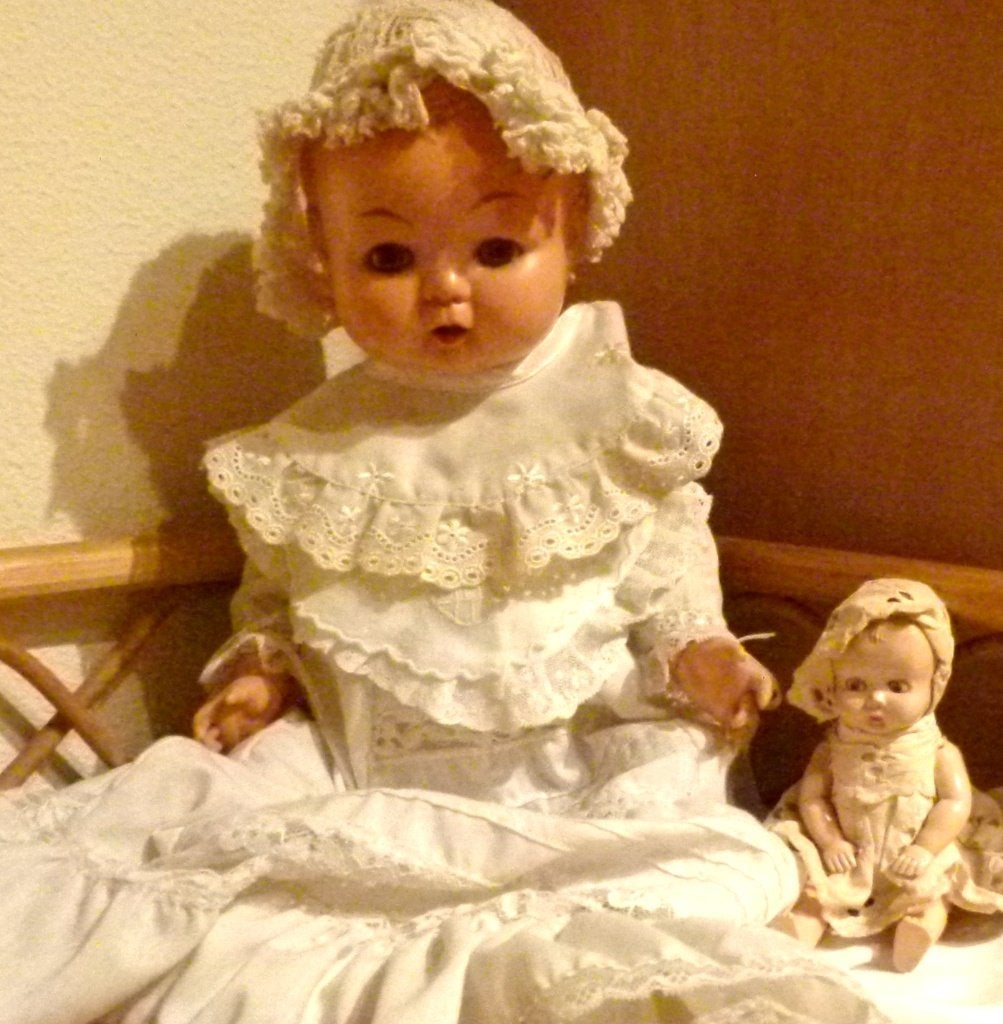 poupées anciennes en porcelaine avec vêtements anciens, Antiquités & Art, Enlèvement ou Envoi