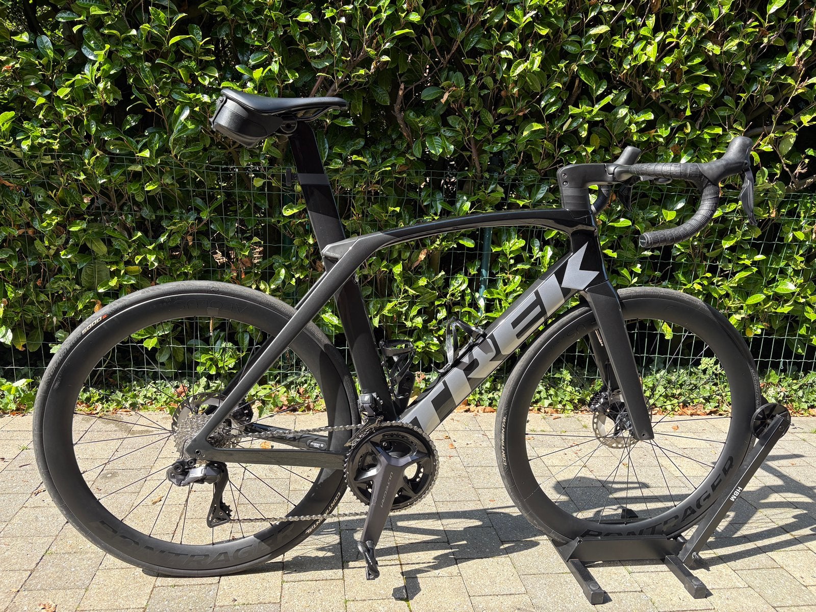 Trek Madone SL7 Gen 6 - maat 58 - juni 2023 (kleur:Charcoal), Fietsen en Brommers, Ophalen, Gebruikt, Carbon, Heren