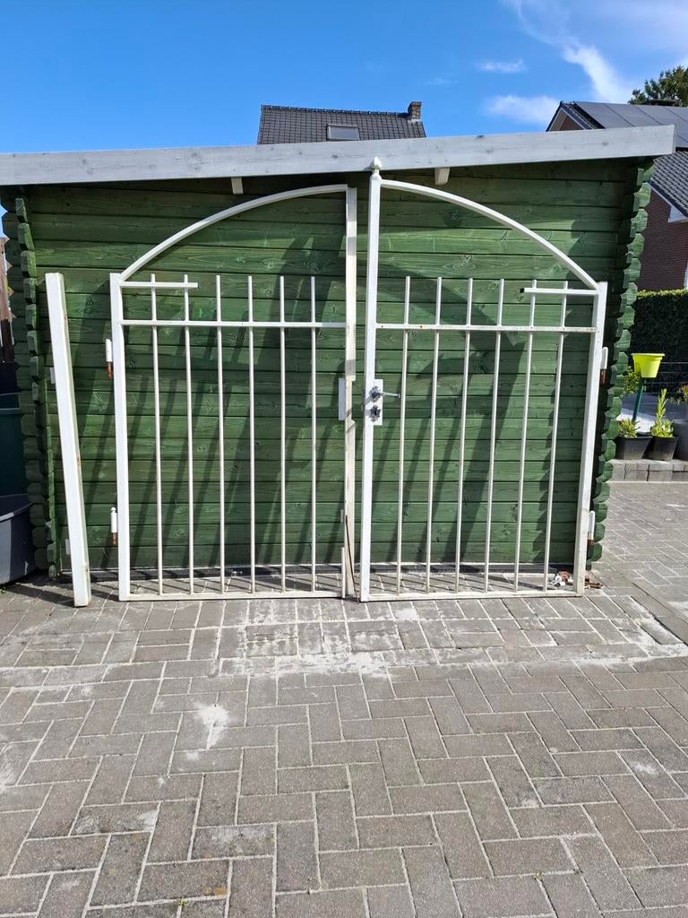 Smeedijzeren Rustieke tuinpoort, Enlèvement