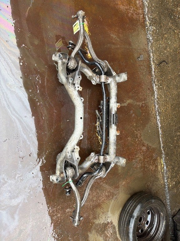 BERCEAU MOTEUR Mercedes-Benz C (W204) (|A2046280657|), Mercedes-Benz, Utilisé, Dialog.mb@mercedes-benz.com, Mercedes-Benz AG