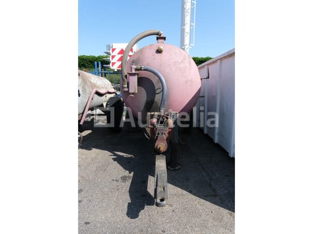 Remorque citerne 4000 litres Marque et modèle illisible, Autos, Achat, Entreprise, Autres carburants, Remorques et Semi-remorques