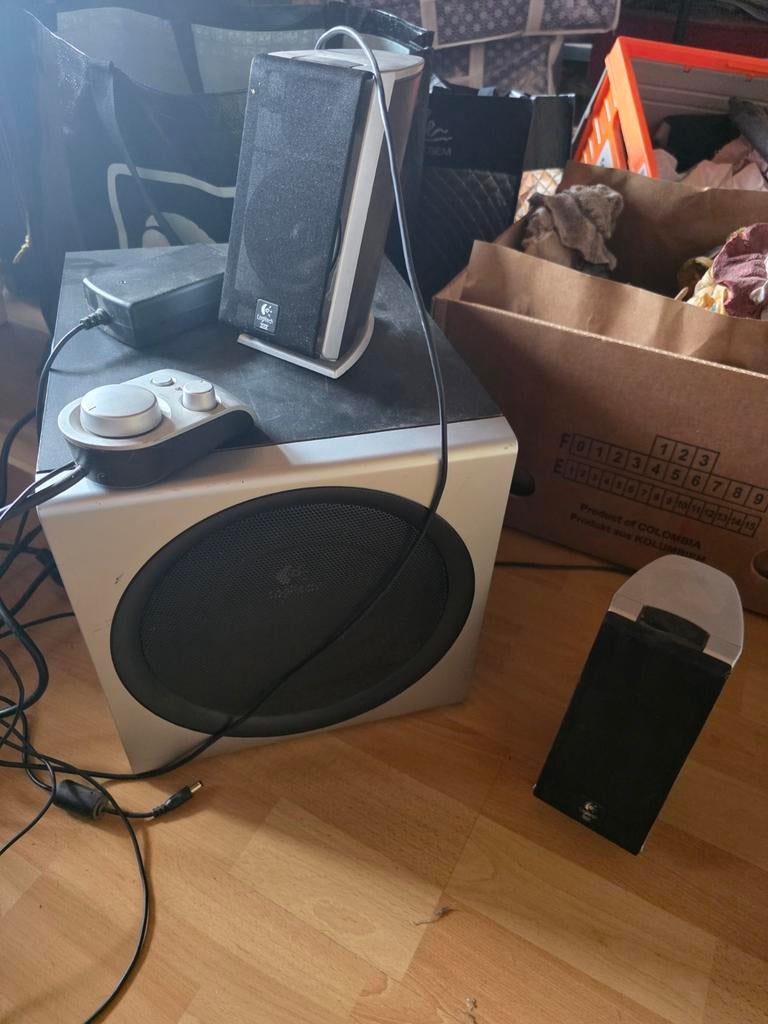 Logitech sound system VASTE PRIJS 30€, Computers en Software, Audio-software, Ophalen, Gebruikt