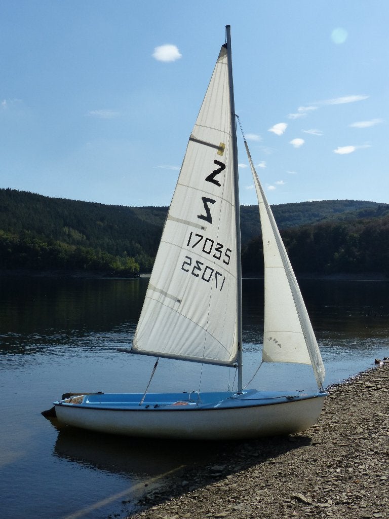 Dériveur ZEF, Sports nautiques & Bateaux, Enlèvement, Utilisé, Polyester, Bâche