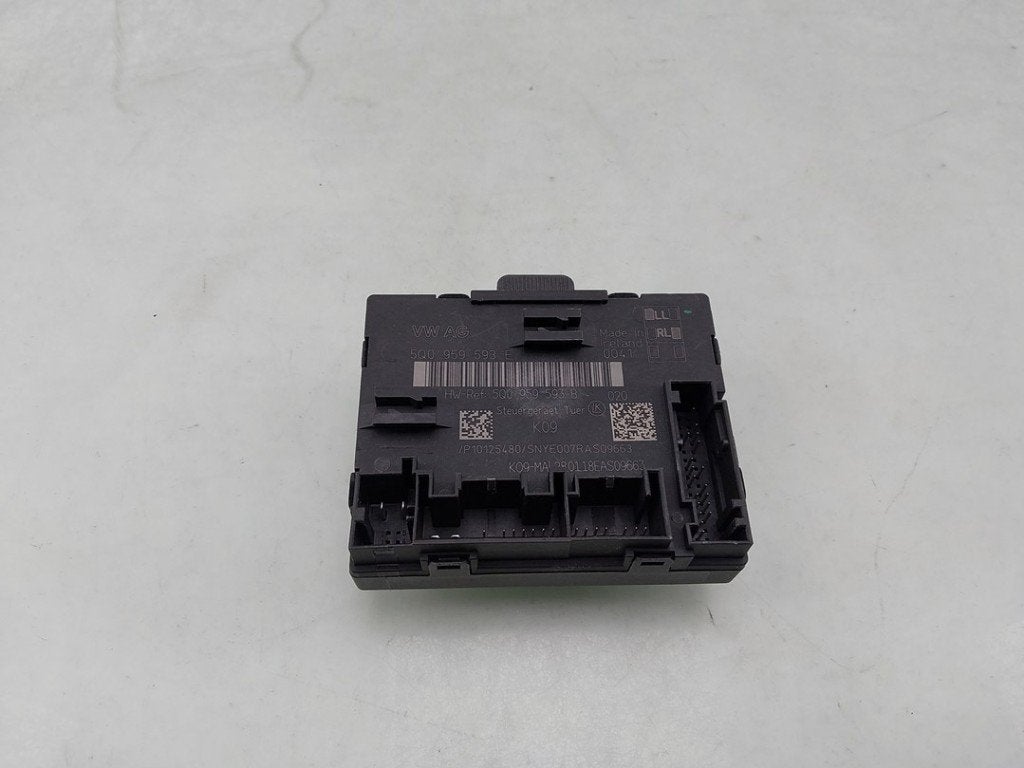 ORDINATEUR VEROUILLAGE CENTRALISE Volkswagen Passat (3G2), Volkswagen, Volkswagen AG, Utilisé, Kundenbetreuung@volkswagen.de