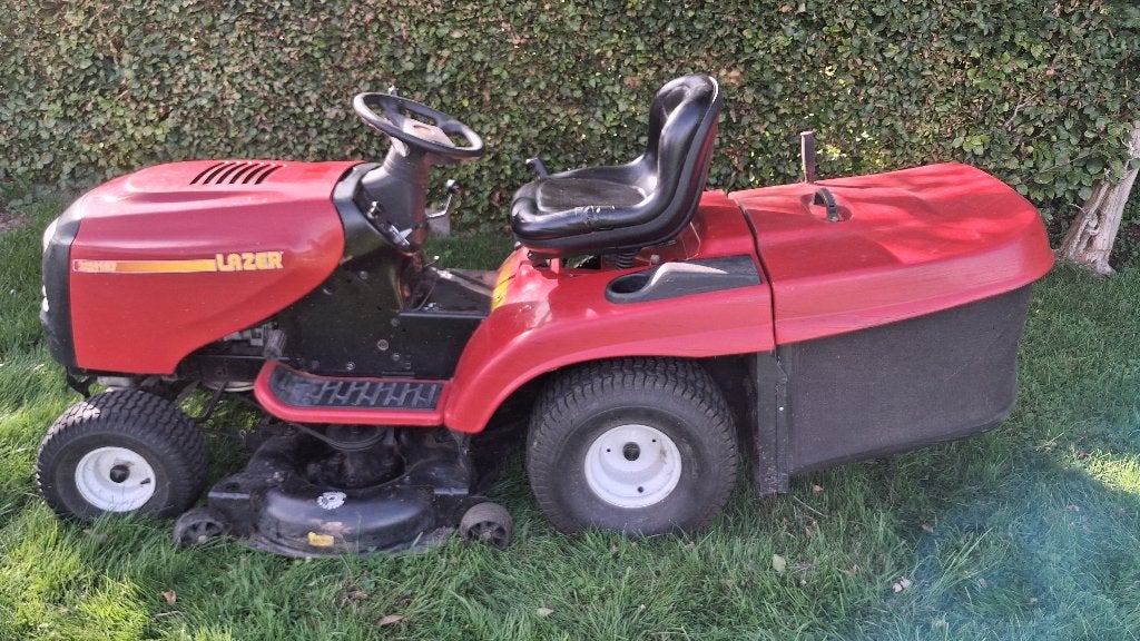 Tracteur tondeuse Lazer, Lazer, Enlèvement, Utilisé, Démarrage électrique