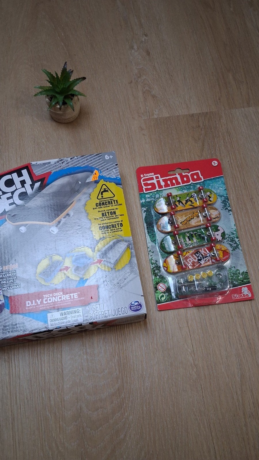 Fingerboard Pakket: Tech Deck D.I.Y. Concrete + Simba X-Trem, Kinderen en Baby's, Speelgoed | Actiefiguren, Nieuw, Verzenden