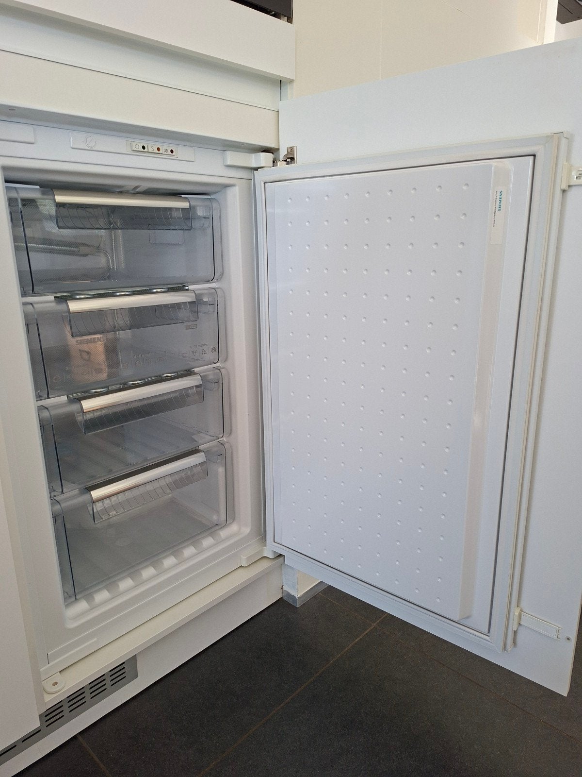 Inbouwdiepvries Siemens GI18DA20, Gebruikt, Minder dan 60 cm, Inbouw, Ophalen