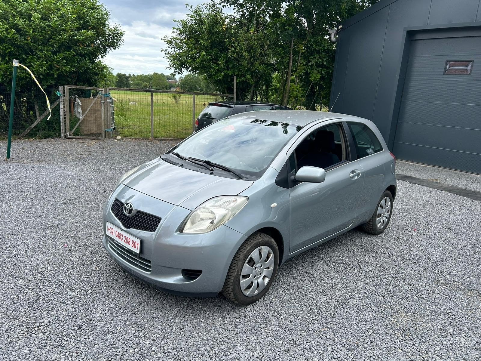 Toyota Yaris 1.0 VVT-i Essence AIRCO 144 000km, Autos, Toyota, Achat, Entreprise, Verrouillage central, Essence