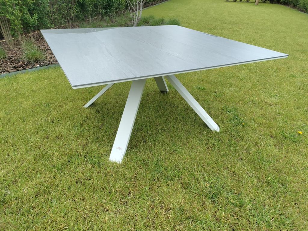 Tuintafel Bristol, Huis en Inrichting, Ophalen