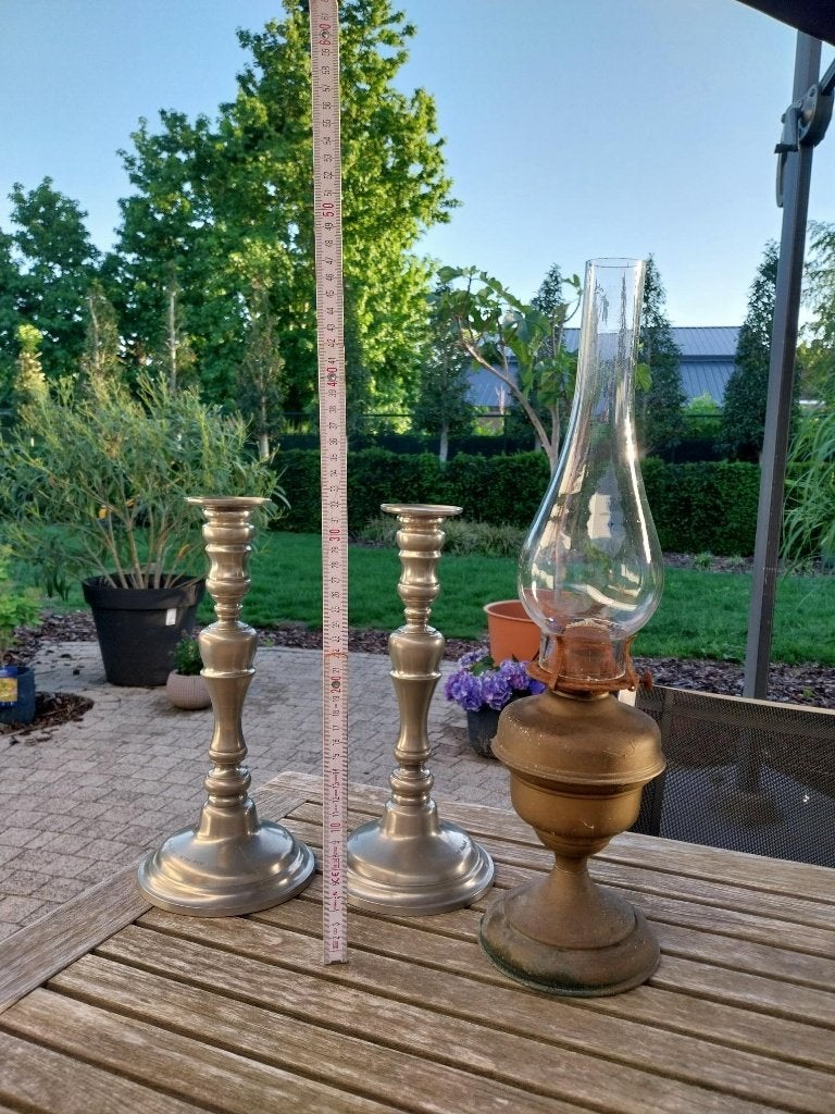 tinnen kandelaar + koperen olielamp, Ophalen