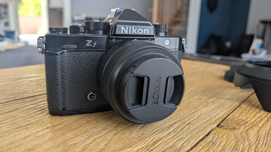 Nikon Zf + Nikkor 40mm f/2.0 Nikkor 24-70 f/4.0 + Smallrig, TV, Hi-fi & Vidéo, Enlèvement, Nikon