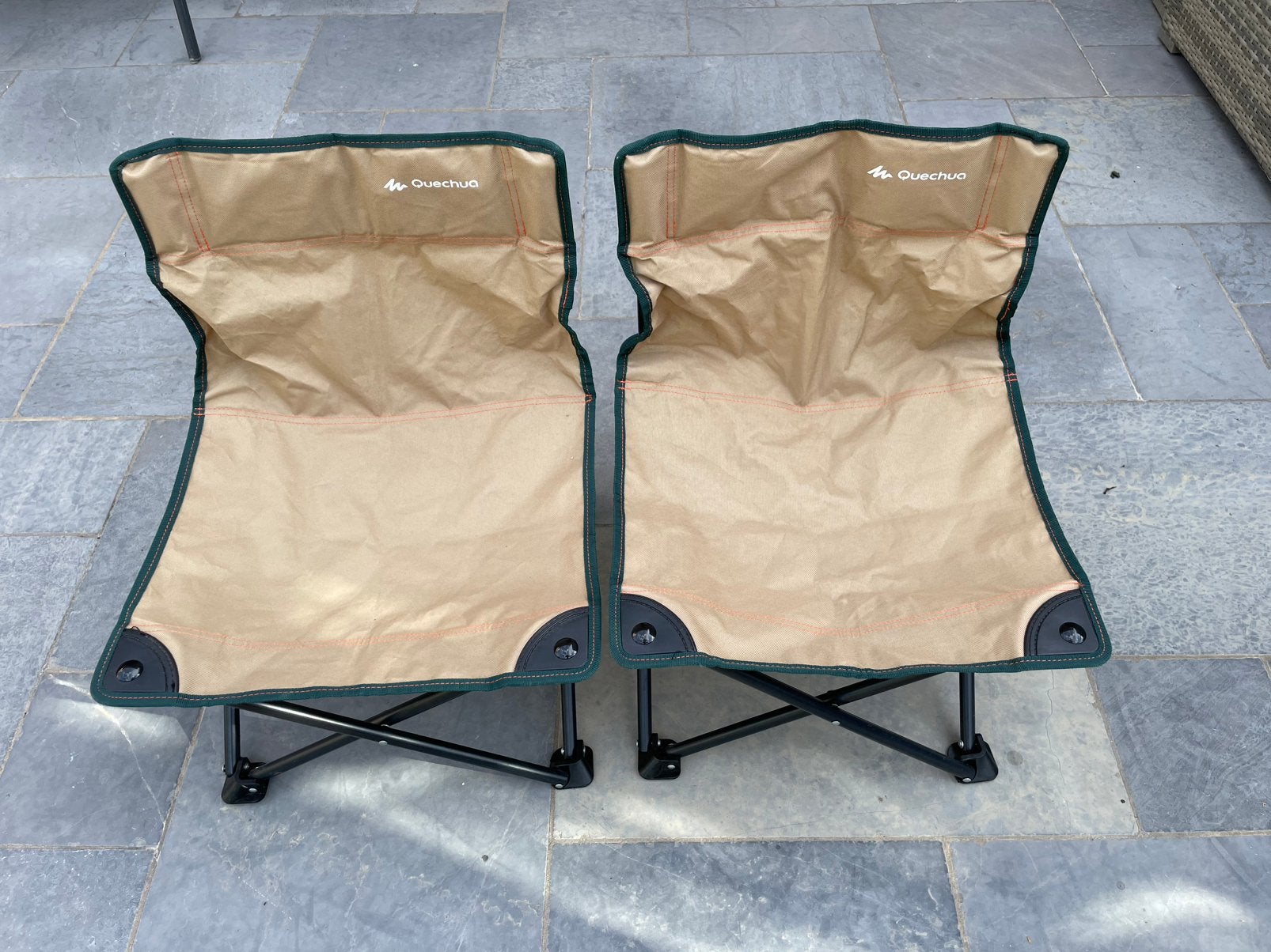Set van 2 Quechua campingstoelen / vouwstoelen – beige, Caravans en Kamperen, Ophalen, Gebruikt