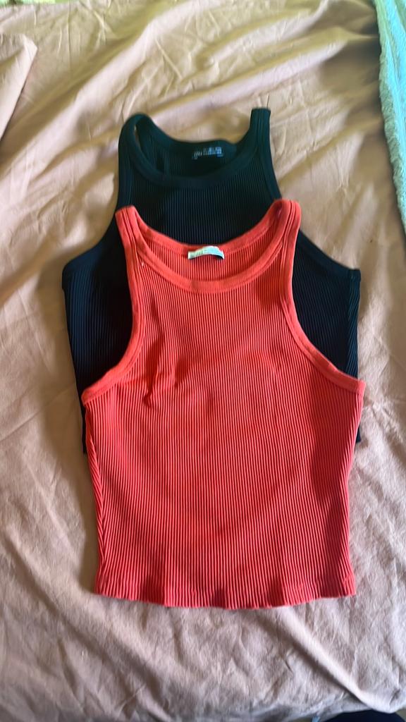 2 topjes rood en zwart, Kleding | Dames, Topjes, Ophalen, Zo goed als nieuw, Rood, Maat 36 (S)
