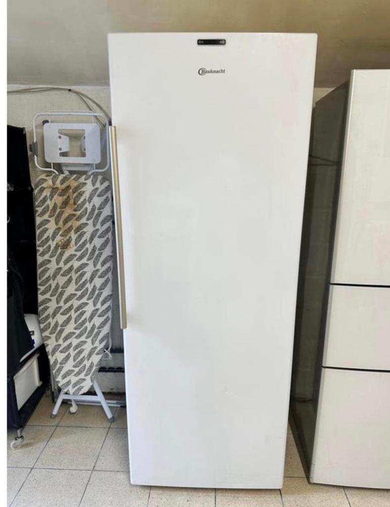 Congélateur Bauknecht CV79HEU A+++ défectueux, Electroménager, Congélateur, 160 cm ou plus, Enlèvement, Ne fonctionne pas