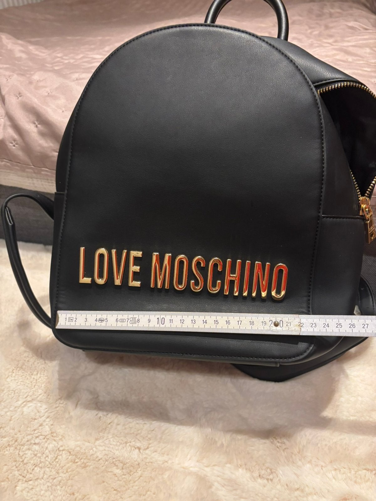 Magnifique sac à dos noir original de Moschino, Enlèvement ou Envoi, Comme neuf, Autres marques, Étanche