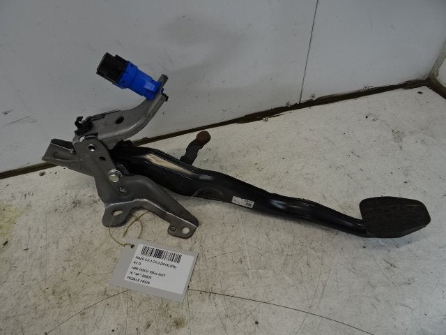 PEDALE DE FREIN Mazda CX-3 (DJ / DK) (01-2015/01-2018), Hitdorfer Straße 73
51371  Leverkusen, DE, Mazda, Utilisé, Info@mazda.de