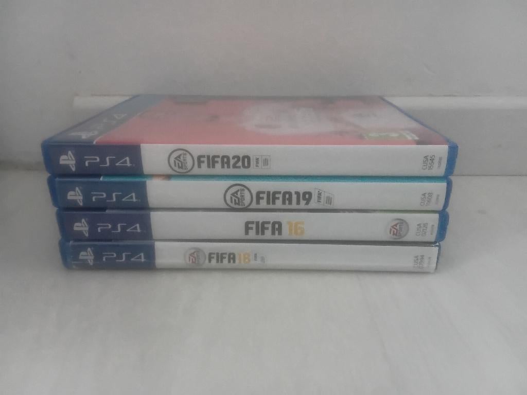 PS4 Fifa's, Enlèvement, Comme neuf, Sport