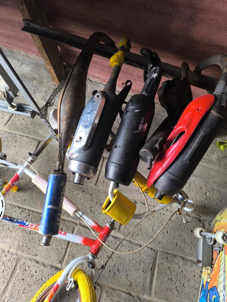 Différents pots d'occasions de scooters, Vélos & Vélomoteurs, Enlèvement