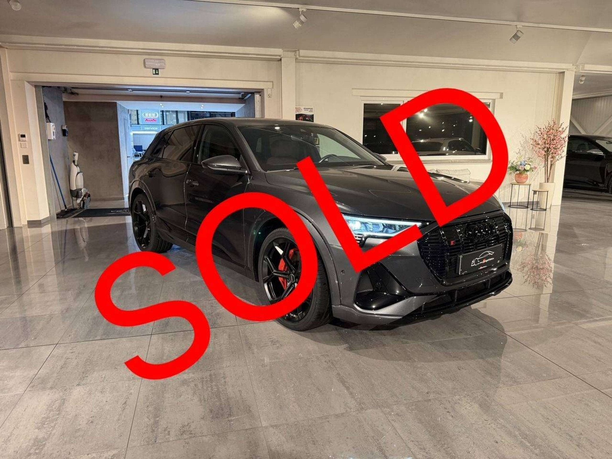 Audi Q8 e-tron SOLD BIJ GARAGE VRIENS YVES BV!, Cuir, Argent ou Gris, Achat, 408 ch