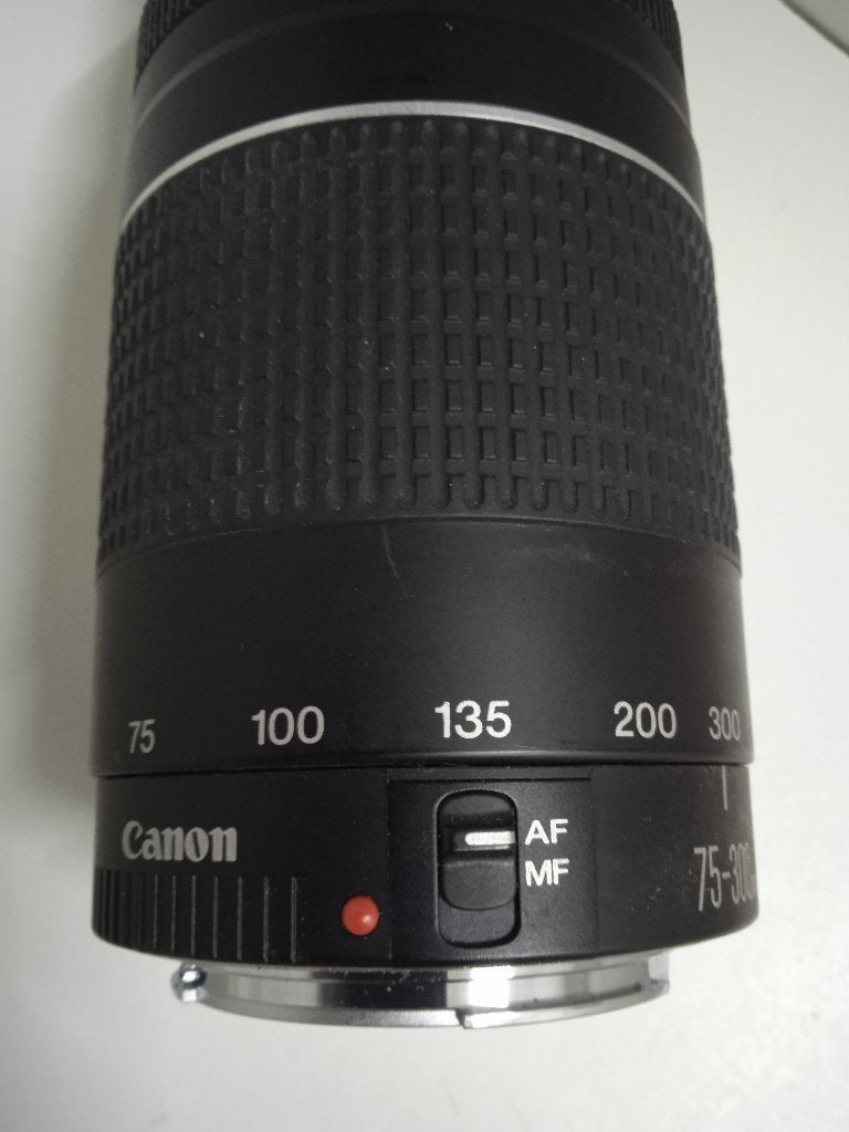 Canon EF 75-300 mm f/4 f/5,6 III, TV, Hi-fi & Vidéo, Photo | Lentilles & Objectifs, Enlèvement ou Envoi, Comme neuf, Téléobjectif