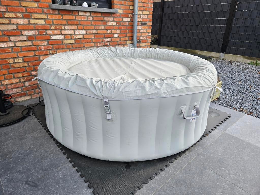 LAY Z Spa, Ophalen