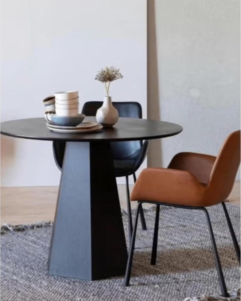 Design Eettafel Zuiver Pilar – Zwart Essen, Ophalen, Gebruikt